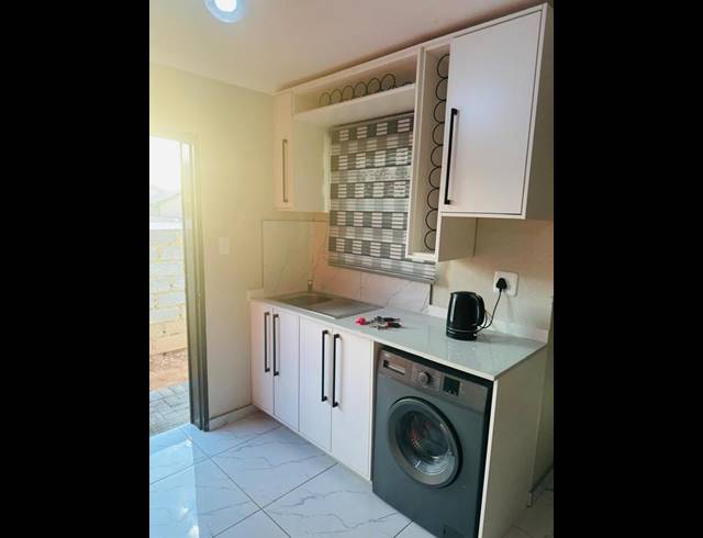 2 BEDROOM HOUSE FOR SALE IN WILFORDON